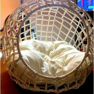 Cat basket bed